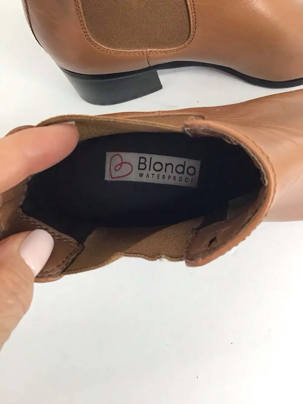 Blondo Emilia Leather Waterproof Chelsea Ankle Boots Pointed Toe Carmel Size 8